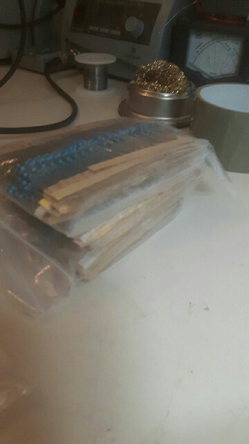Free Shipping +Total 600pcs 1% 1/4W Metal Film Resistor Assorted Kit 30 Values (10 Ohm ~1M Ohm) ,20pcs Each value #30145