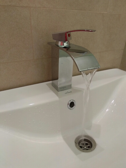Free Shipping Wholesale And Retail Deck Mount Waterfall Bathroom Faucet Vanity Vessel Sinks Mixer Tap Cold And Hot Water Tap