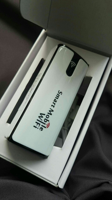 High Quality Outdoor/Travel/Home Multifunction Portable Wireless Hotspot and Power Bank Mifi 3G WiFi Router with SIM Card Slot