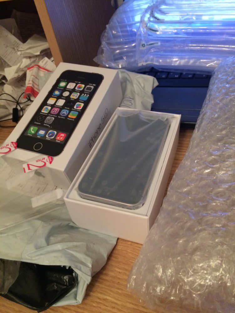 Original Unlocked iPhone 5S Cell Phones iOS 8 4.0"  IPS HD Dual Core A7 GPS 8MP 16GB/32GB Used Mobile Phone