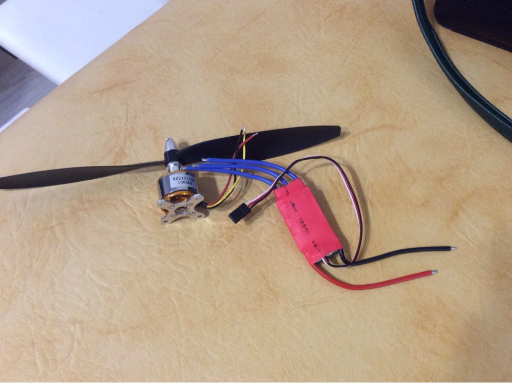 A2212 1000KV 2200 Brushless Outrunner Motor +SimonK 30A ESC+1045 Propeller(1 pair) Quad-Rotor Set for RC Aircraft Multicopter