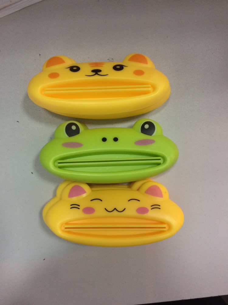 3Pcs/Set Bathroom Home Tube Rolling Holder Squeezer Easy Cartoon Toothpaste Dispenser Toothbrush Holders