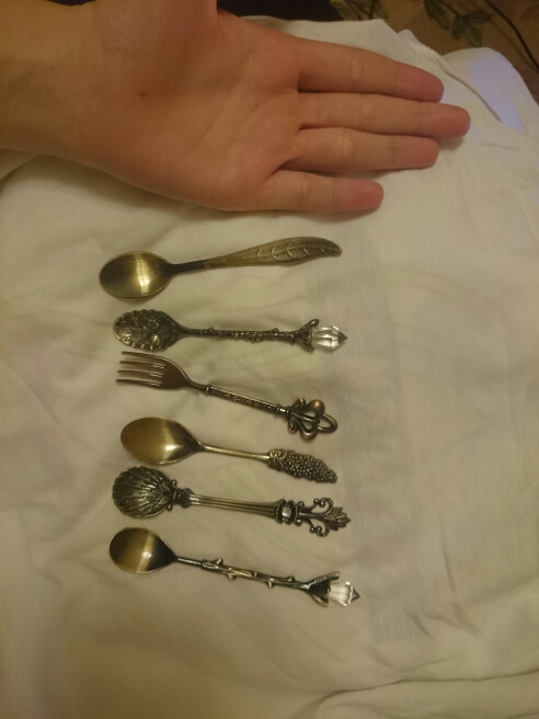 Kitchen dining&bar Nostalgic vintage royal style bronze carved eco-friendly small coffee spoon and small fork for sweet snacks