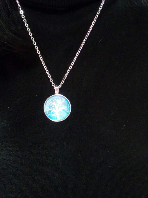 LIEBE ENGEL Fashion Life Tree Pendant Necklace Vintage Silver Color Chain Necklace in Jewelry Classic Glass Cabochon Necklace