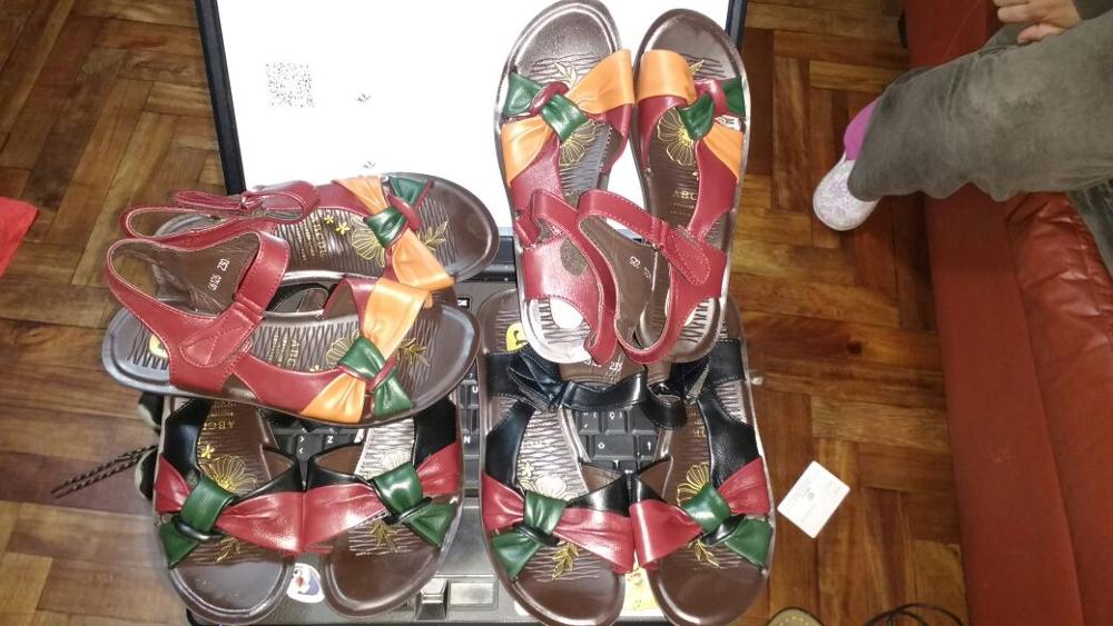 2015 summer shoes flat sandals women aged leather flat with mixed colors fashion sandals comfortable old shoes free shipping