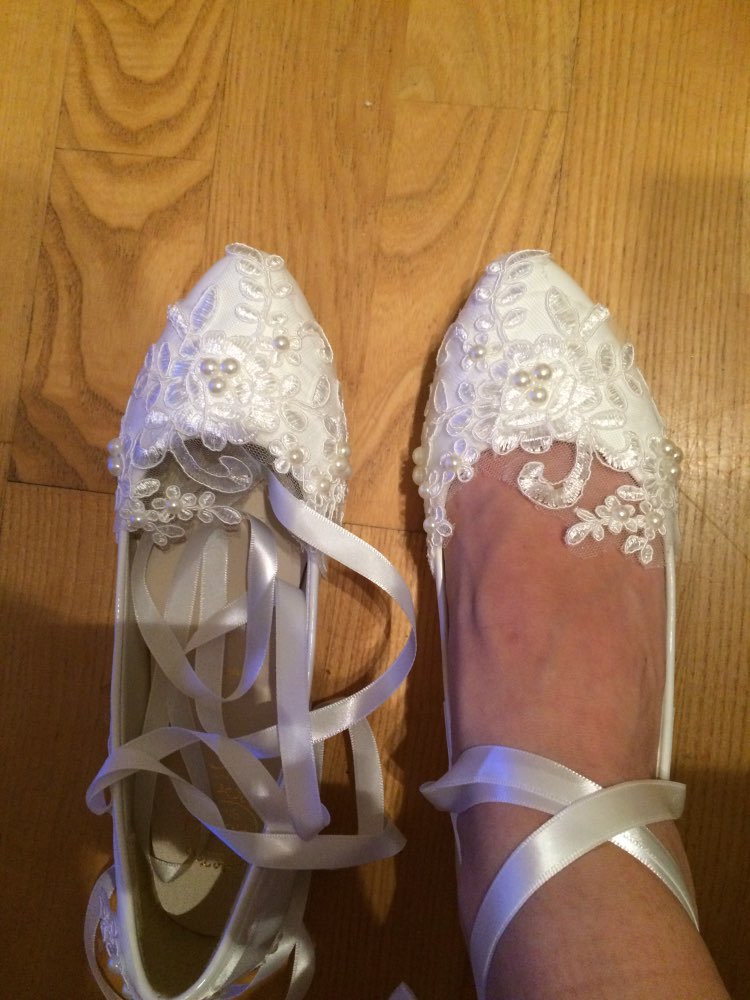 High Quality White/Red Lace Pearls Women Wedding Shoes With Ribbons Lace Up  Ladies Party/Dress Shoes Pointed Toes Size EU34-40