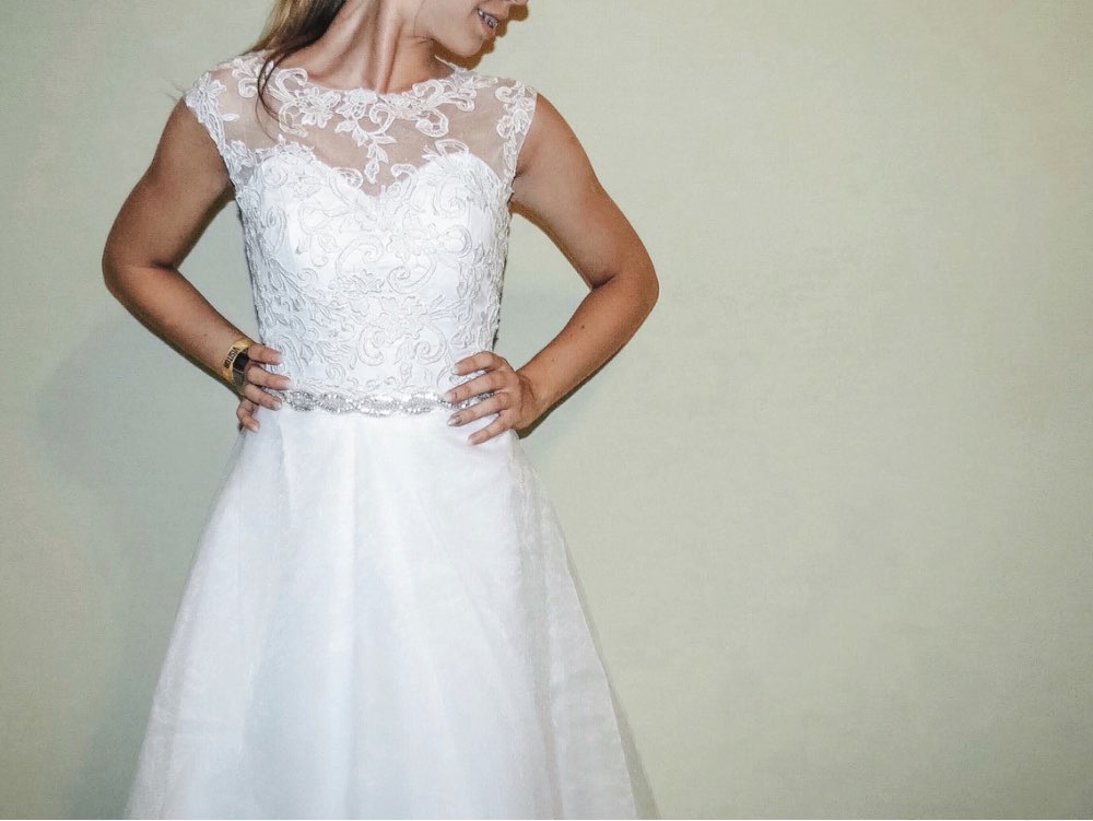 2016 vintage A Line Appliques Beading Beach Lace Wedding Dress See Though Back Tulle Bridal Dresses Cap Sleeve vestido de noiva