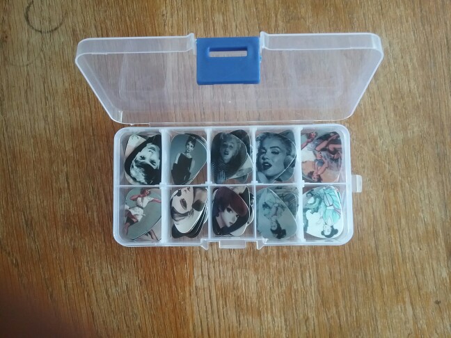 50pcs 10 grids Guitar pick Rock Band cartoon Guitar Picks Mix Plectrums + Clear Makeup Draw Case Bead Box earrings DIY