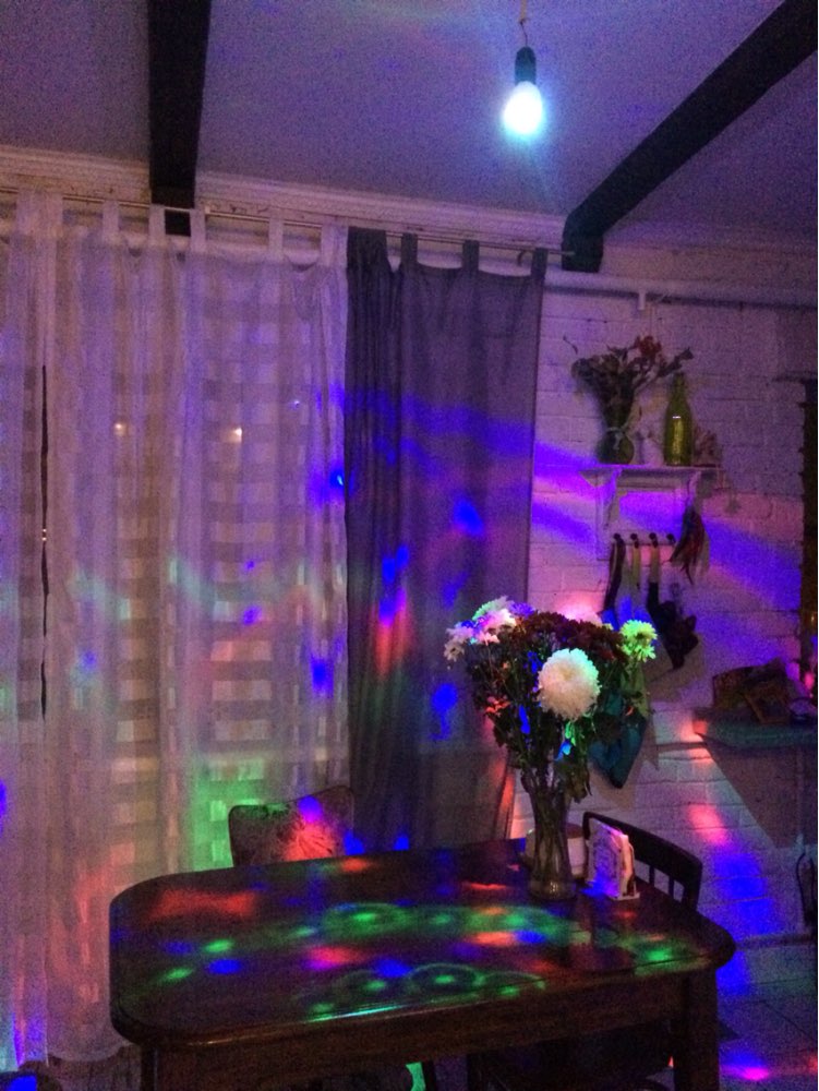 2016 E27 3W 110v-220v Colorful Auto Rotating RGB projector Crystal led Stage Light Magic Ball DJ party disco effect Bulb Lamp