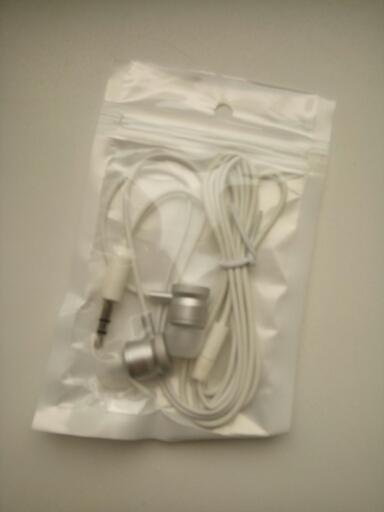 Super Bass Clear Voice Earphones Metal Headphones Mobile Computer MP3 Universal 3.5MM headphone amazing sound Free shipping