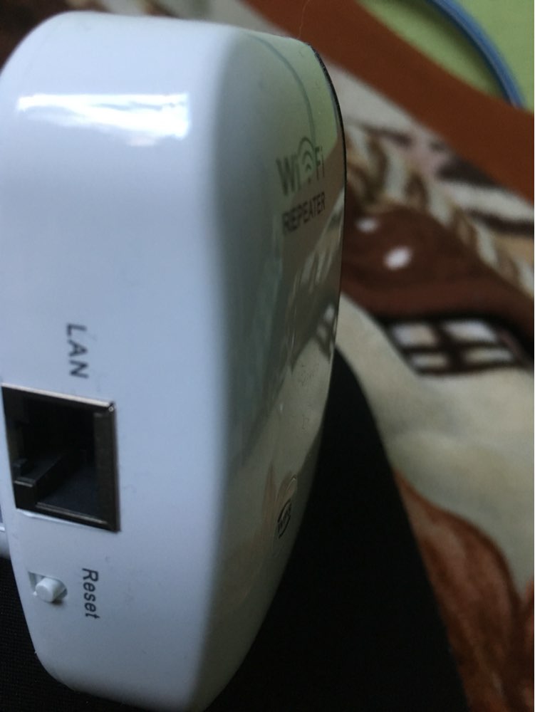 Wireless-N Wifi Repeater 802.11n/b/g Network Wi Fi Routers 300Mbps Range Expander Signal Booster Extender WIFI Ap Wps Encryption