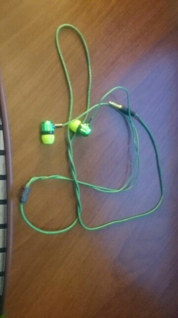 Ubit Hot In-ear Earphone Standard Noise Isolating 1.1M Reflective Fiber Cloth Line 3.5mm Stereo Colorful Earphones