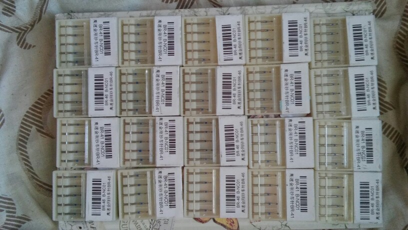 Tracking# 100pcs/20Boxes New Dental Diamond Burs Drill Dental Burs Dia-burs for High Speed Handpiece Medium FG 1.6M Dentist Need