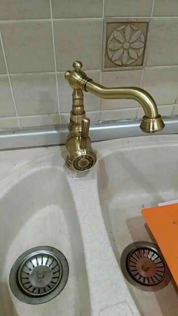 Newly Free Shipping Wholesale And Retail Deck Mounted Vintage Antique Brass Bathroom Sink Basin Faucet Mixer Tap LA10120AAB