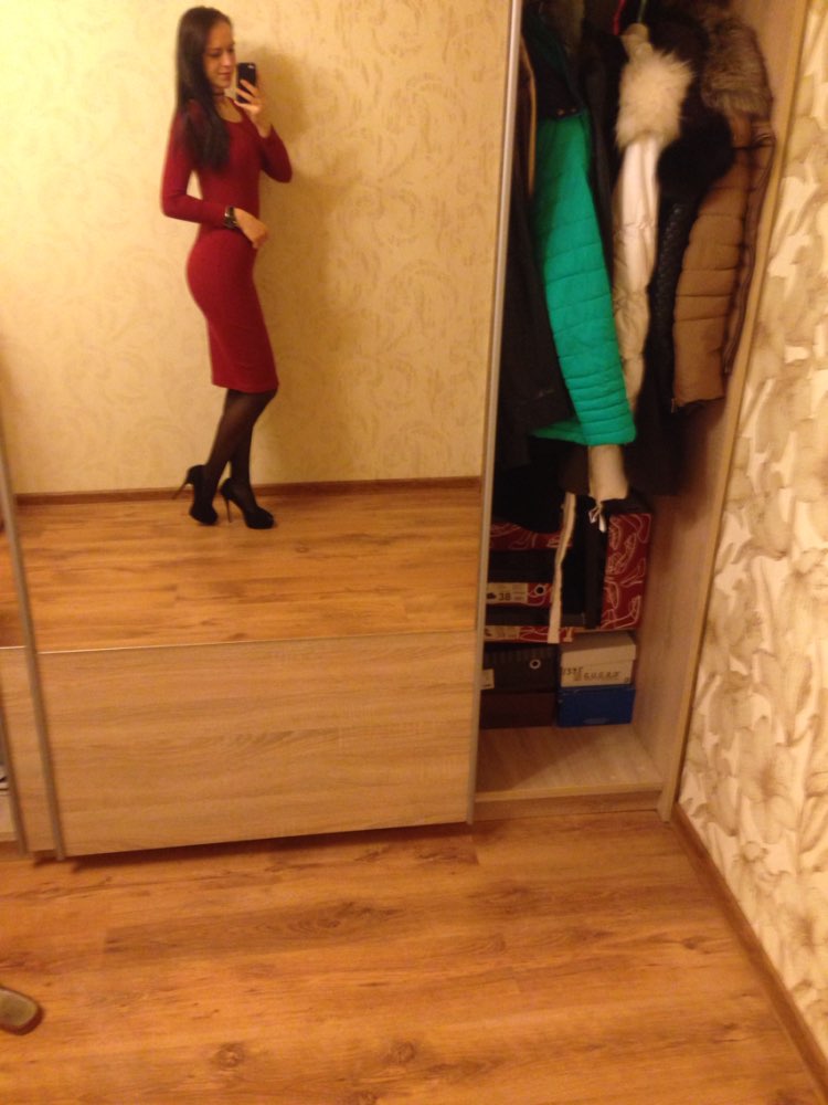 Fashion Long Sleeve Off Shoulder Slash Neck Sexy Club Women Dress Slim Bodycon Knitted Sweater Knee-Length Party Night Dresses