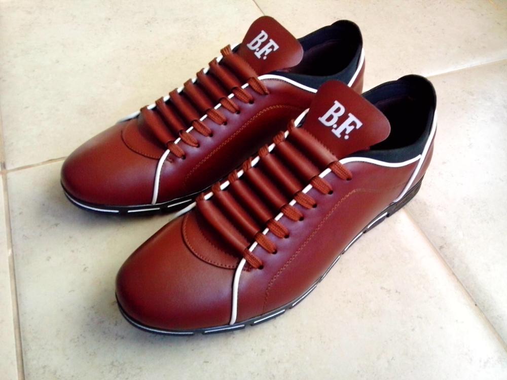 In the autumn of 2015 New England men's trend of men's shoes casual shoes leather shoes breathable four male