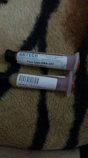 2pcs/set Useful and helpful Professional Mechanic Solder Soldering Paste RMA-223 Grease Syringe Of 10CC Flux Gel Welding Oil