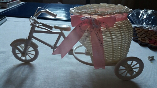 2016 Hot Sale New Plastic White Tricycle Bike Design Flower Basket Container For Flower Plant Home Weddding Decoration