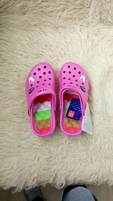 New women sandals men hole slippers couple sandals mules and clogs garden shoes for men and women breathable beach shoes 36-40