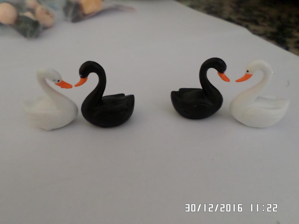 Micro Landscape World Countryside Swan Garden Ornaments Mini Two Swan Potted Home Garden Bonsai Micro Landscape DIY Bonsai Decor