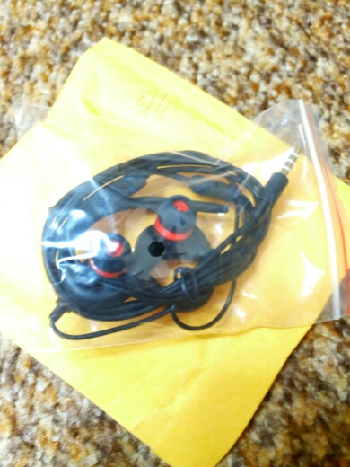 High quality Stereo sport earphone Headphones handsfree In-ear Headset 3.5mm mic Earbuds for all phone frees hipping