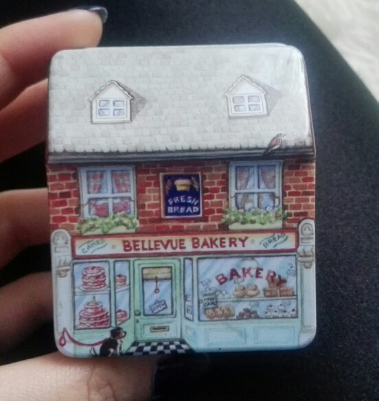 1 pcs creative mini European style small house candy storage box wedding favor tin box zakka cable organizer container household