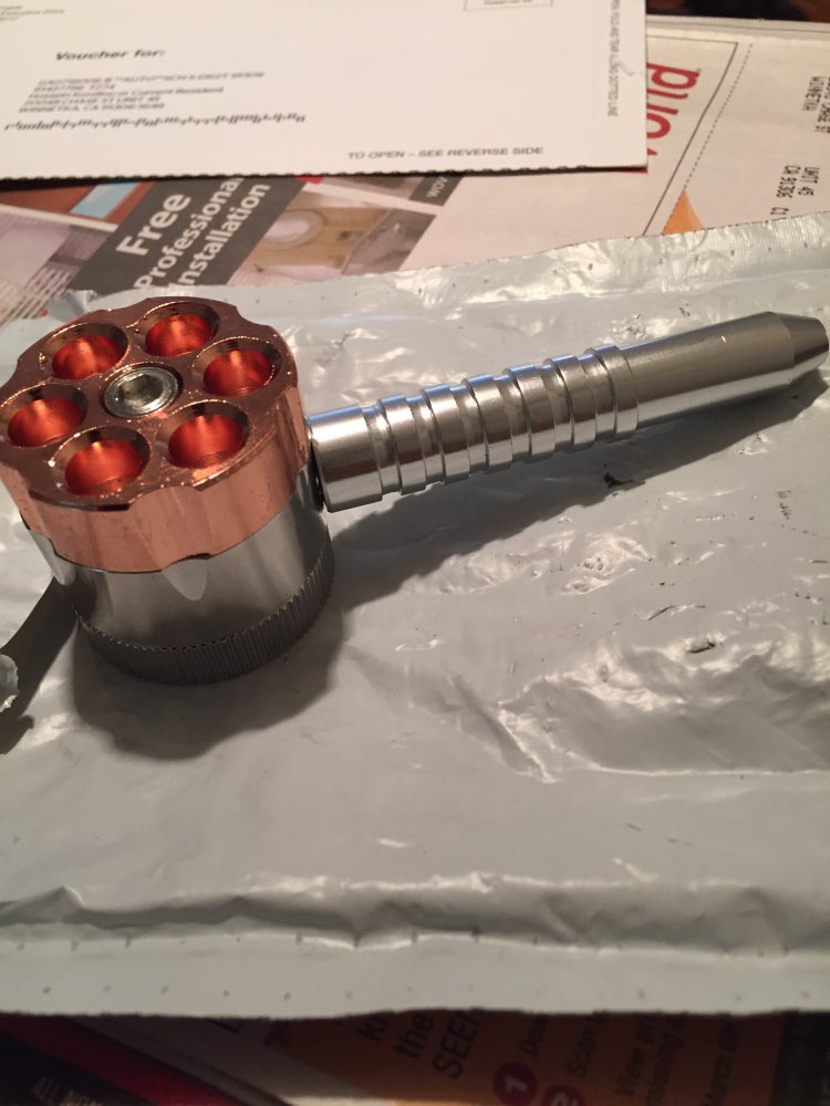 Hiqh Quality 2 Uses Revolver Pipe weed grinder six shooter pipe 12cm smoking tobacco pipe herb grinder smoking pipes