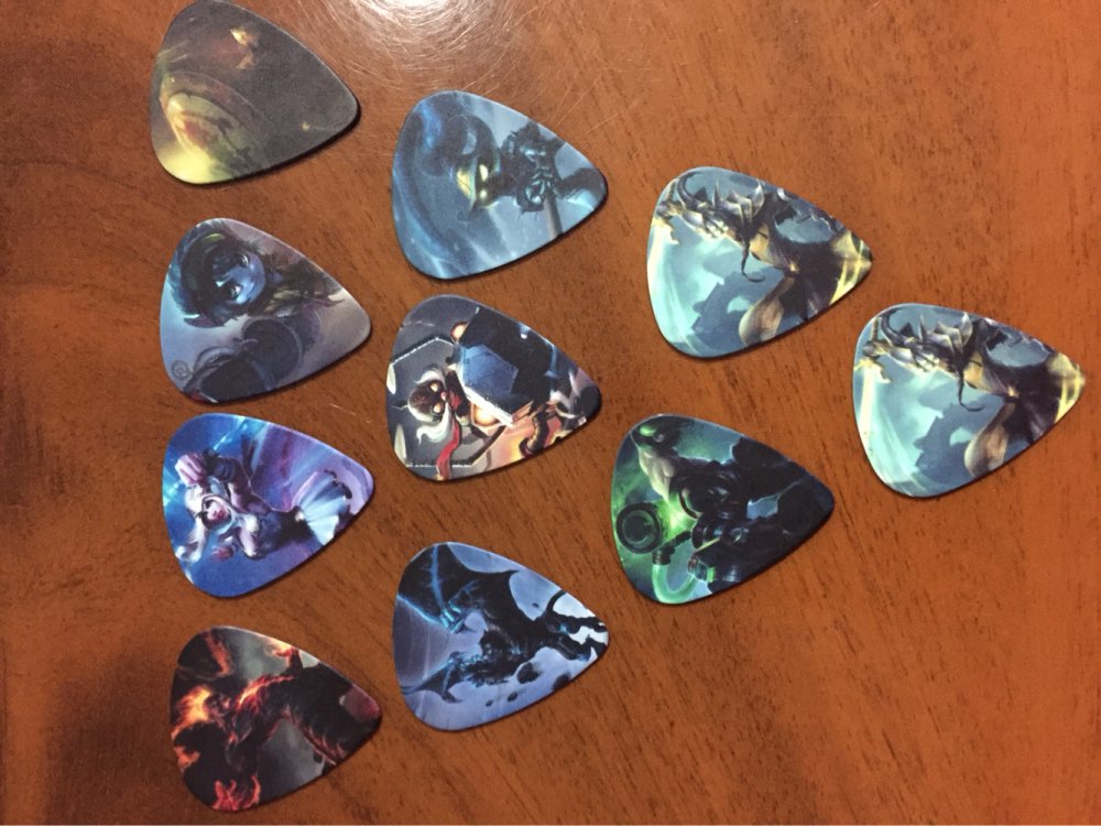 hot PICKS fashion10pcs Newest Star Wars Guitar Picks Thickness 0.71mm Musical instrument accessories