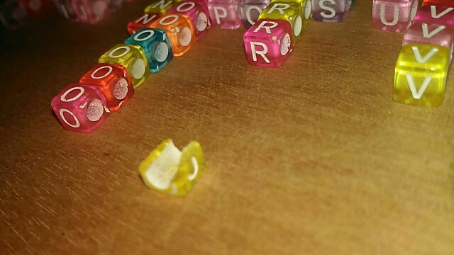 100pcs/lot Handmade Round Square Colorful  Alphabet/ Letter Acrylic Beads for DIY Bracelet,Necklace Gift
