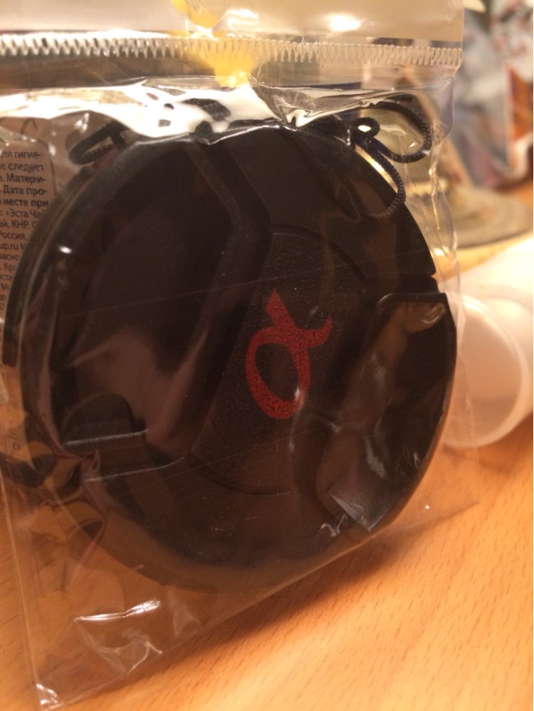 New! 55mm 55 mm Center Pinch Snap On Front Lens Cover Cap Hood w/ Strap for Sony Alpha A200 A300 A350 A230 A330 A580 DSLR SLR