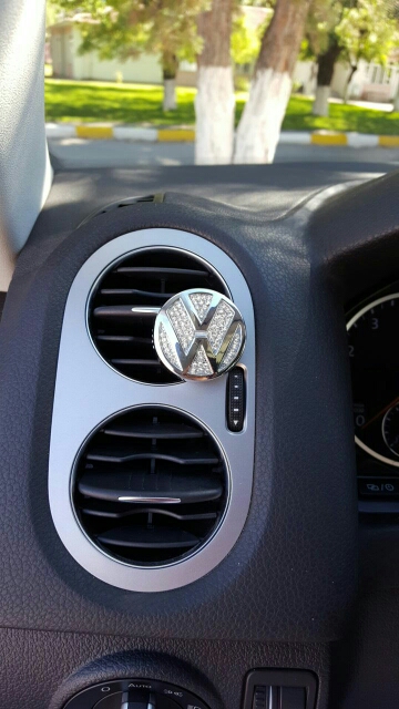 Car Perfume Clips Seat Liquid Air Freshener For Car Auto Kit Auto Interior Accessories Decoration  Car styling Logo Perfume