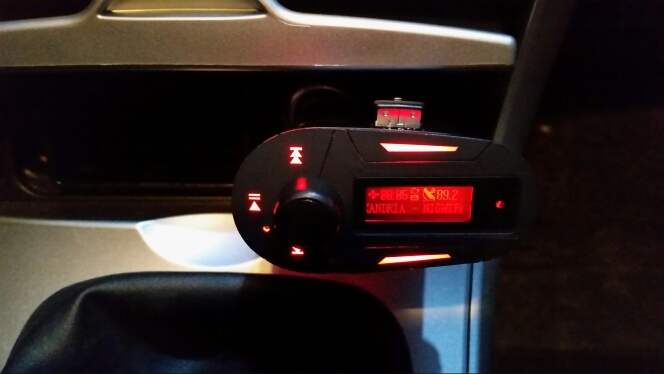 New 1pcs Pipe shape Car Kit MP3 Player Wireless FM Transmitter Modulator USB for LCD Remote Red Hot Selling