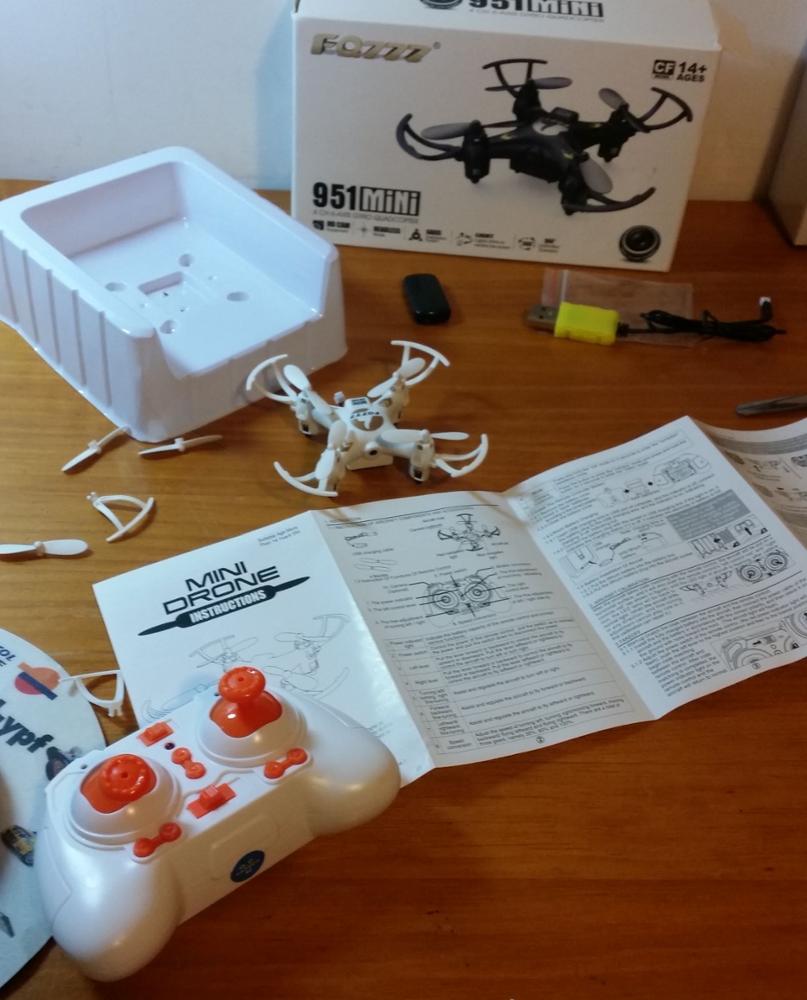 Quadrocopter Dron FQ777-951C 951C Drone with 0.3MP camera 6Axis Quadcopter With Switchable Controller UAV RC Helicopter Mini HOT