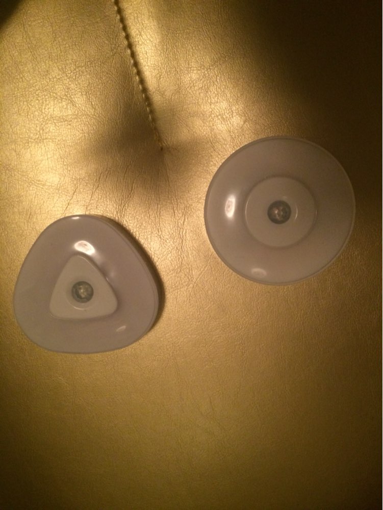Brand New Mini Wireless Infrared PIR Motion Sensor Ceiling Night Light Battery Powered Porch Lamp triangular Use AAA