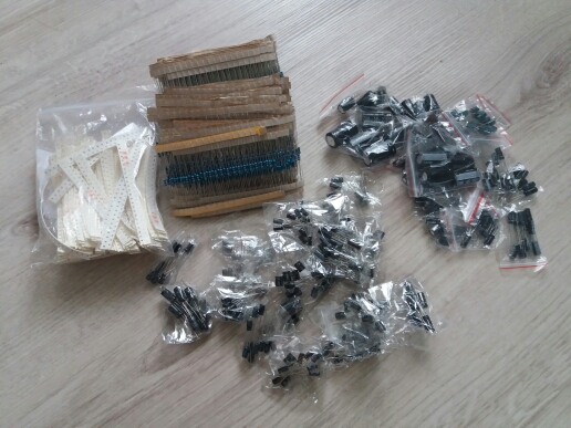 Newest 210Pcs 25 Value 0.1uF~220uF Electrolytic Capacitors Assortment Kit Set wholesale Price