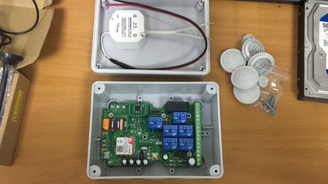 2017 New GSM-RELAY 1pcs Seven output gsm relay sms call remote controller Rechargeable battery for power off alarm app