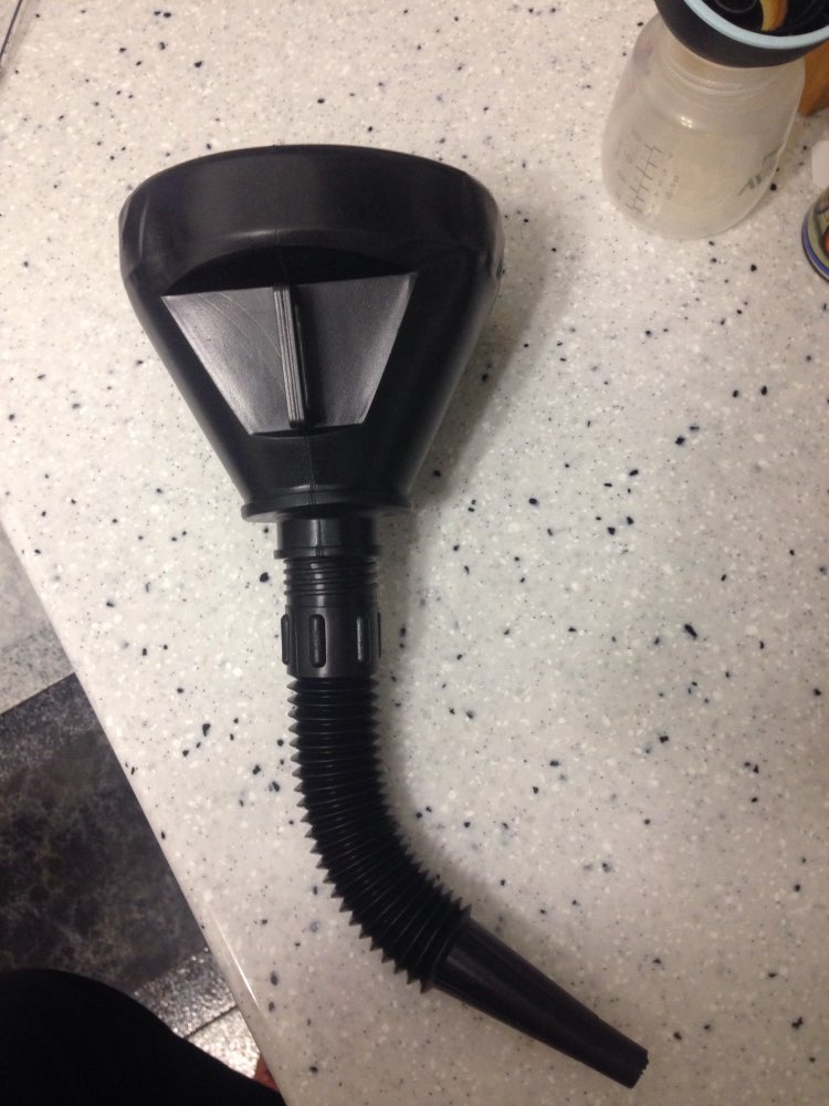  Black 2 in 1 Plastic Funnel Can Spout For Oil Water Fuel Petrol Diesel Gasoline 2016 New Arrive High Quality A24 