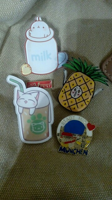 1 PCS Free Shipping Cartoon Acrylic Brooch Clothing Backpack Accessories Badges Decoration Pins Brooches