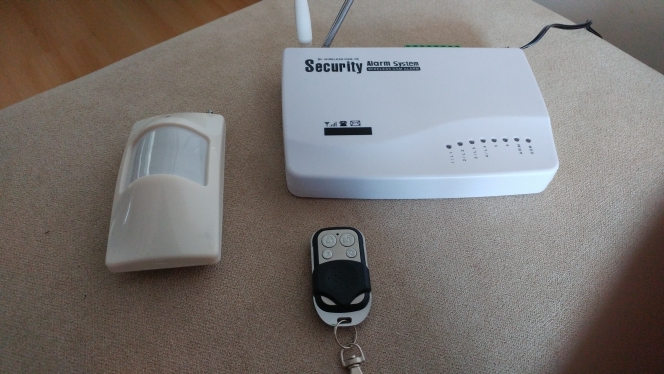 Promotion for Russian/English Voice Wireless GSM Alarm System Dual Antenna Alarm Systems Security Home Alarm with PIR detector