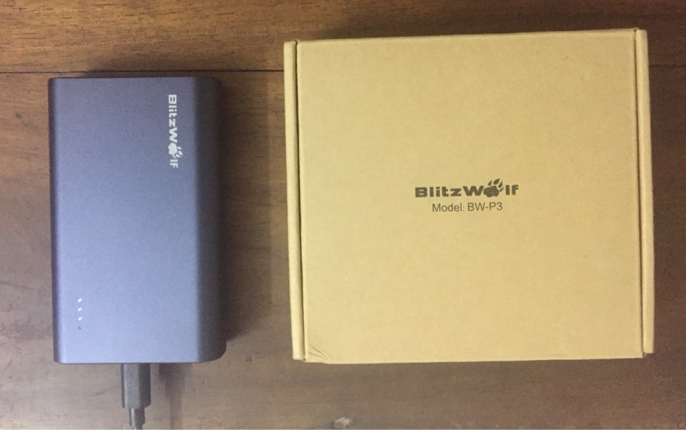 BlitzWolf BW-P3 Original Universal 9000mAh 18W QC3.0 Quick Phone Charger 3.0 Dual USB Port Power Bank External Battery