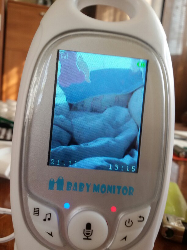 Wireless Digital Video Baby Monitor with Music Lullabies Infrared Night Vision and Temperature DetectionHD 2.4 Inch LCD Display