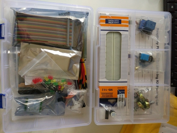 Raspberry Pi 3 Starter Kit Ultimate Learning Suite 1602 LCD SG90 Servo LED Relay Resistors 
