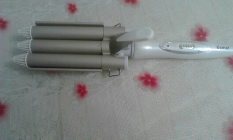 High Quality Professional 110-220V Hair Curling Iron Ceramic Triple Barrel Hair Curler Hair Waver Styling Tools Hair Styler P00