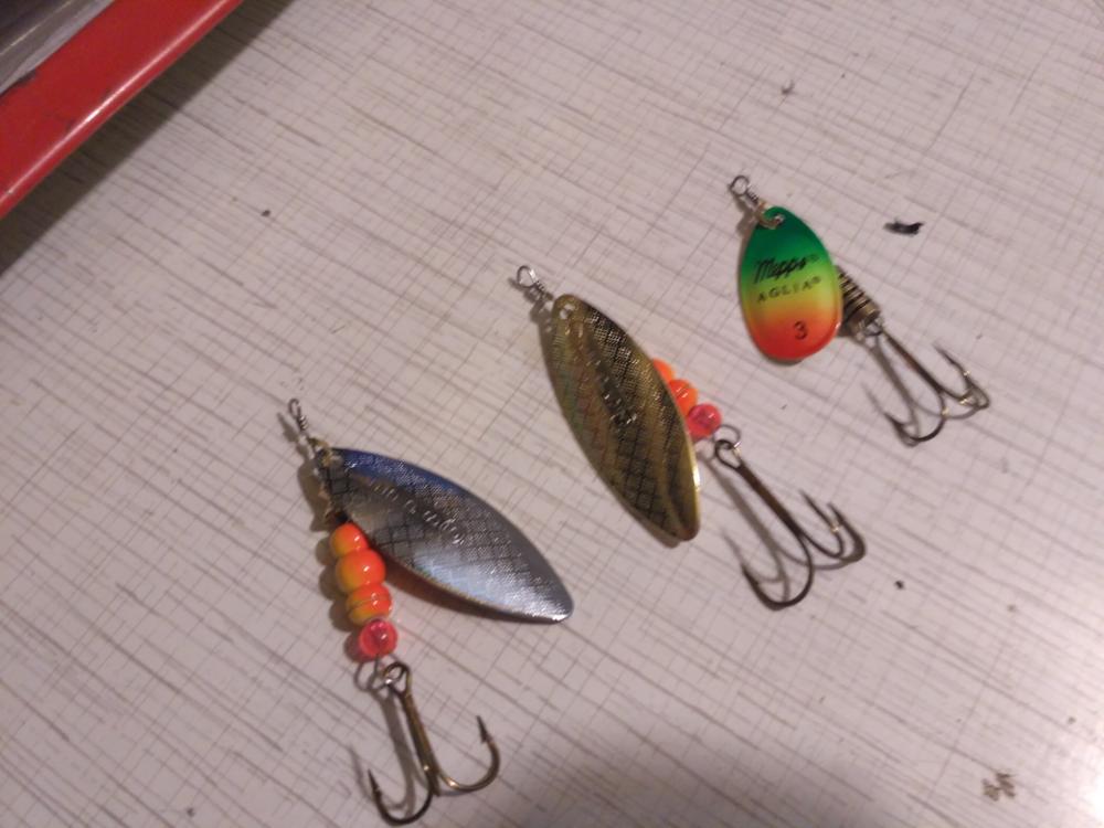 Hot 1PC 1#-5# Vissen Giant Killer Plain Mepps Fishing Lure Hard Spoon With Sharped Treble Hook Souple Peche Tackle