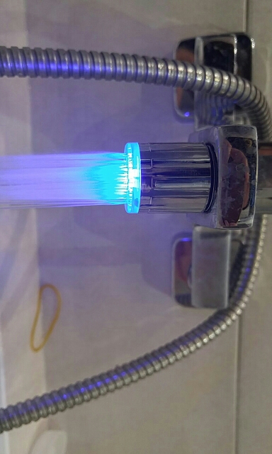 LED Water Faucet Light Single Color 3 Colors Changing Glow Kitchen Tap Aerators Bathroom Faucet 