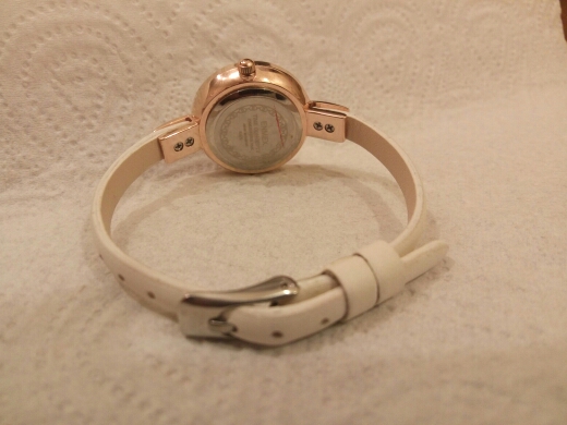 2016 Memorial  gift Enmex women creative slim strap watch golden white graceful young girl elegant fashion quartz lady watches
