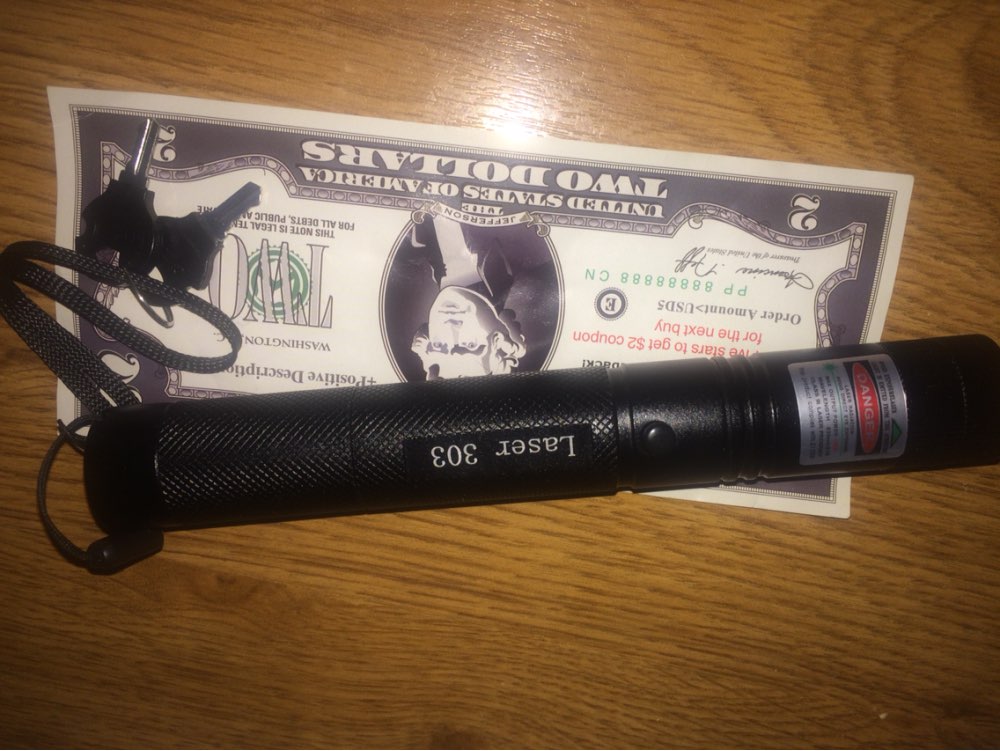 NEW Military Green Laser Pointer 532nm 5mW 303 Laser Pointer Pen Powerful Burning Match Adjustable Focal Length With Starry Head