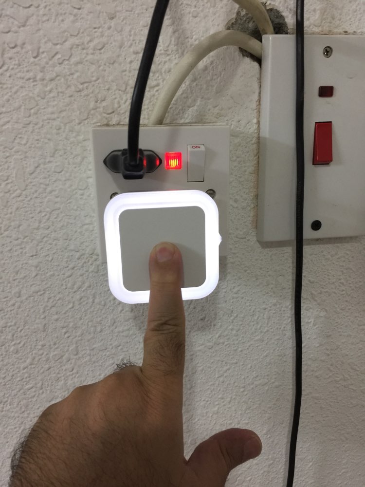 Auto LED Light Induction Sensor Control Bedroom Night Lights Bed Lamp US Plug LED Night Lamp White Color Portable Night Light