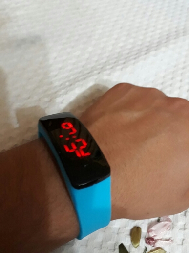 New Sports Silicone Watchband Men LED Digital Screen Quartz Watch Women Dress Wristwatches Fashion Outdoor Relogio Masculino