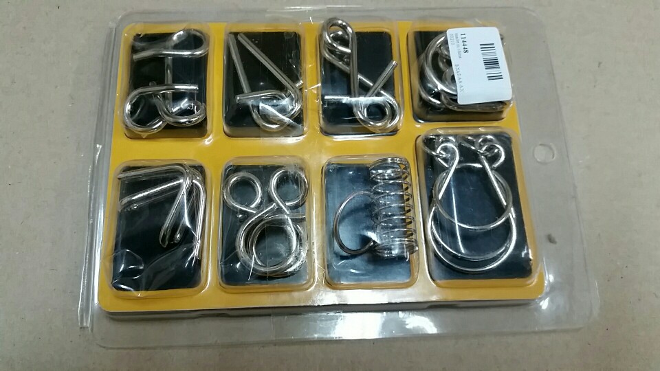 Montessori Materials 8pcs/set Metal Wire Puzzle IQ Mind Brain Teaser Puzzles Game For Adults And Kids Eeducational Toy